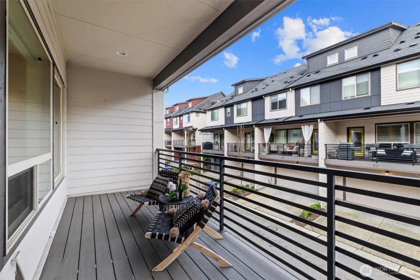 Property photo for 964 7th Avenue Ne #2.4, Issaquah photo 14