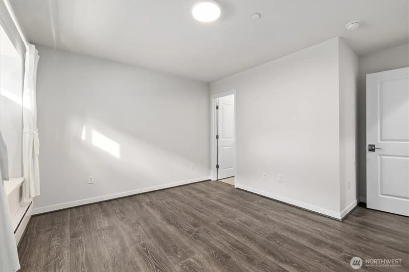 Property photo for 964 7th Avenue Ne #2.4, Issaquah photo 28