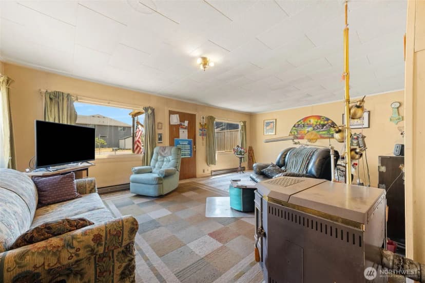 Property photo for 2021 N Tower Avenue, Centralia photo 9