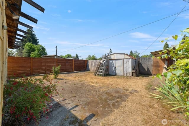 Property photo for 2021 N Tower Avenue, Centralia photo 2