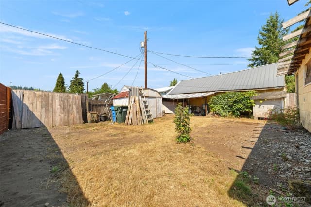 Property photo for 2021 N Tower Avenue, Centralia photo 4