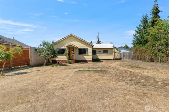 Property photo for 2021 N Tower Avenue, Centralia