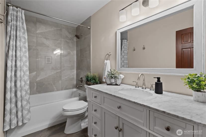 Property photo for 2422 126th Avenue Ne, Bellevue photo 19
