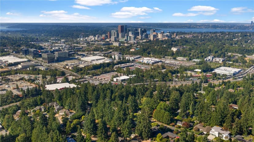 Property photo for 2422 126th Avenue Ne, Bellevue photo 6