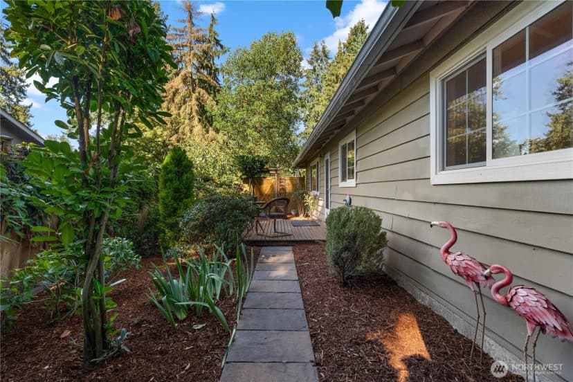 Property photo for 2422 126th Avenue Ne, Bellevue photo 24