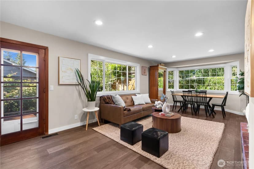 Property photo for 2422 126th Avenue Ne, Bellevue photo 16