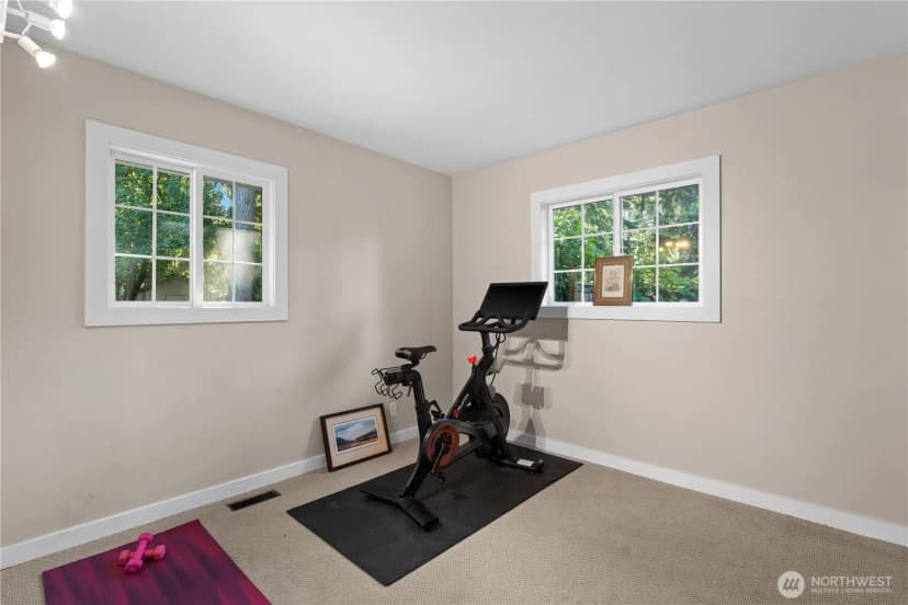 Property photo for 2422 126th Avenue Ne, Bellevue photo 17