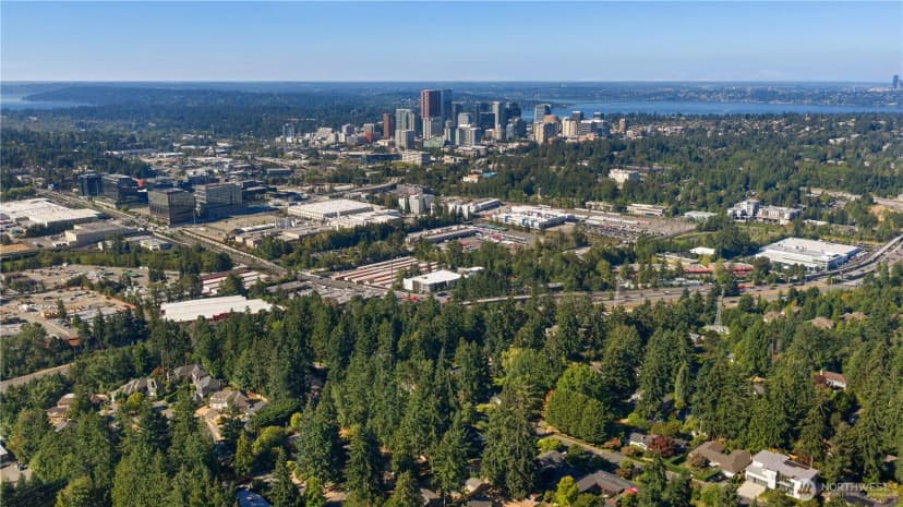 Property photo for 2422 126th Avenue Ne, Bellevue photo 28