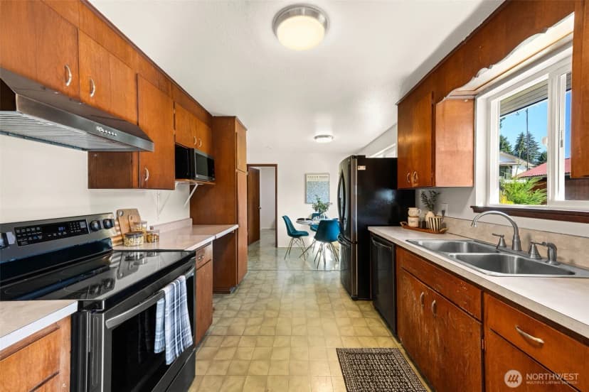 Property photo for 10810 105th Street Sw, Tacoma photo 16