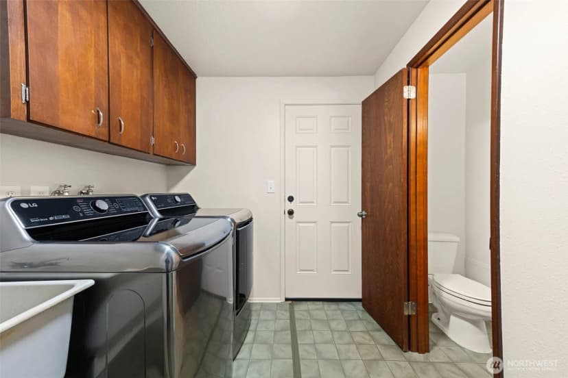 Property photo for 10810 105th Street Sw, Tacoma photo 21
