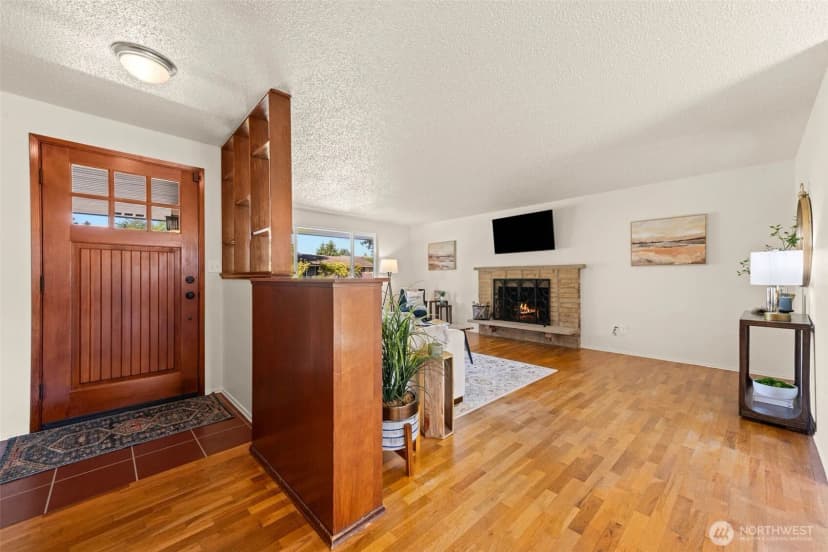 Property photo for 10810 105th Street Sw, Tacoma photo 3