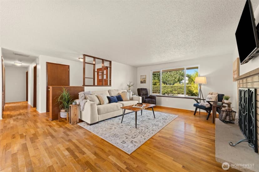 Property photo for 10810 105th Street Sw, Tacoma photo 4