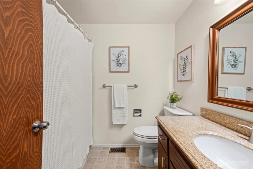 Property photo for 10810 105th Street Sw, Tacoma photo 10