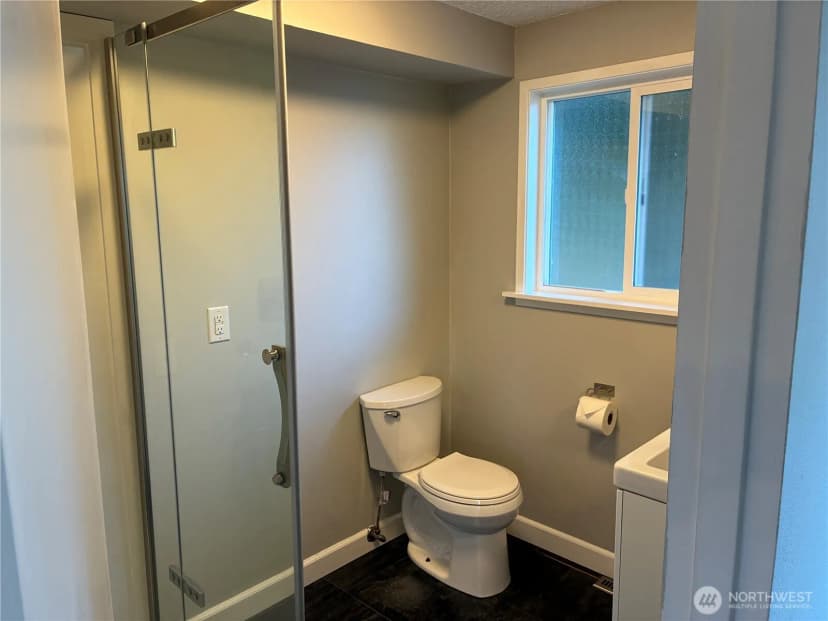 Property photo for 2333 Edmunds Avenue Ne, Renton photo 14