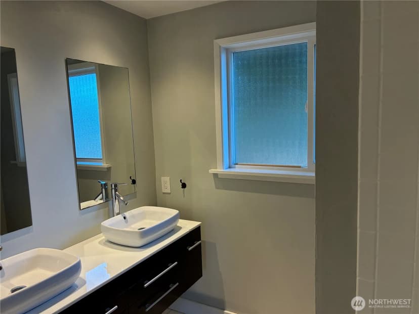 Property photo for 2333 Edmunds Avenue Ne, Renton photo 12