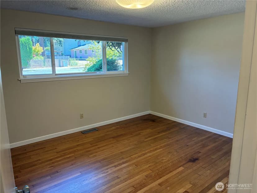 Property photo for 2333 Edmunds Avenue Ne, Renton photo 9