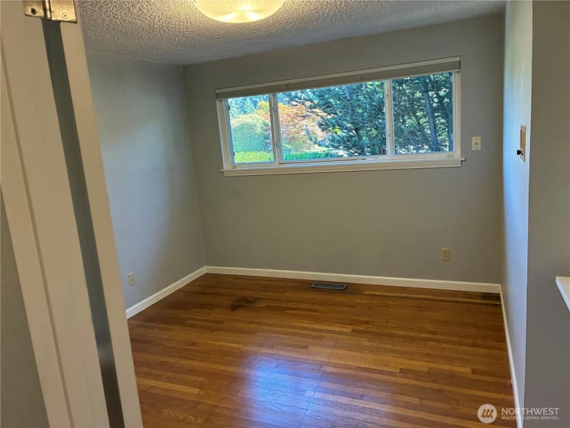 Property photo for 2333 Edmunds Avenue Ne, Renton photo 11