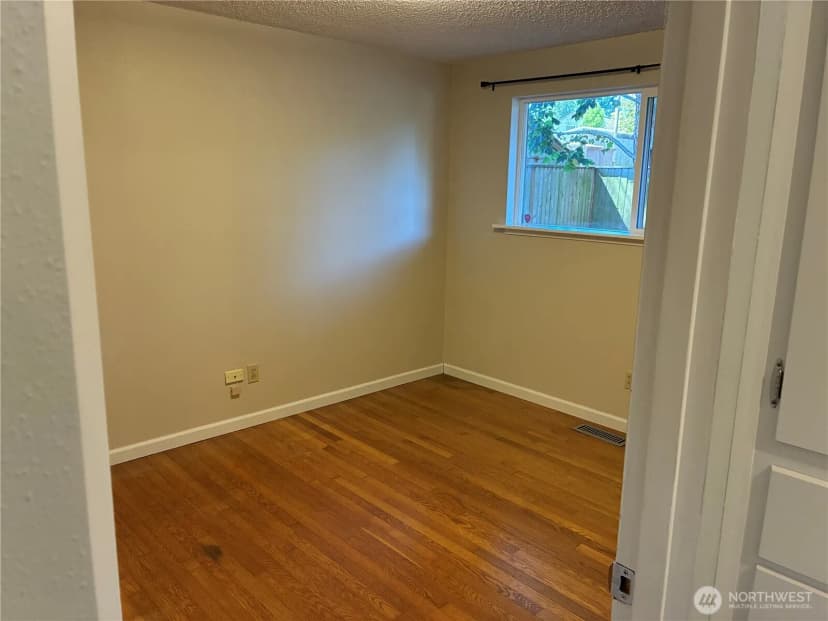 Property photo for 2333 Edmunds Avenue Ne, Renton photo 10