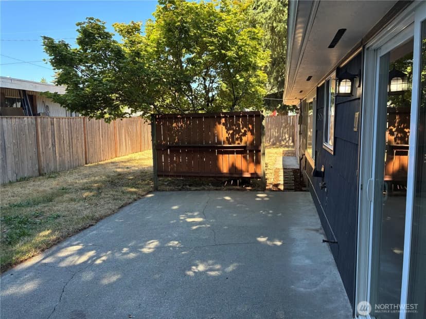 Property photo for 2333 Edmunds Avenue Ne, Renton photo 16