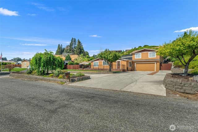 Property photo for 390 Sunnyslope Heights Road, Wenatchee