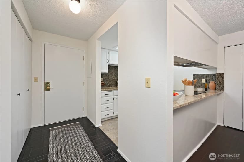 Property photo for 3505 W Government Way #202, Seattle photo 4
