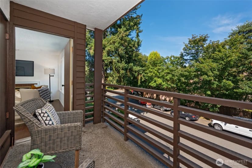 Property photo for 3505 W Government Way #202, Seattle photo 22