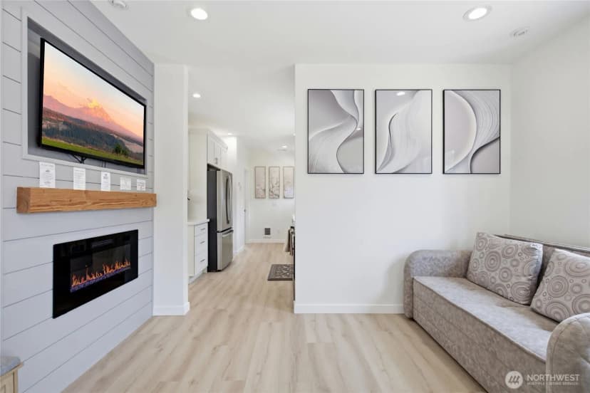 Property photo for 654 Nw 53 Street, Seattle photo 6