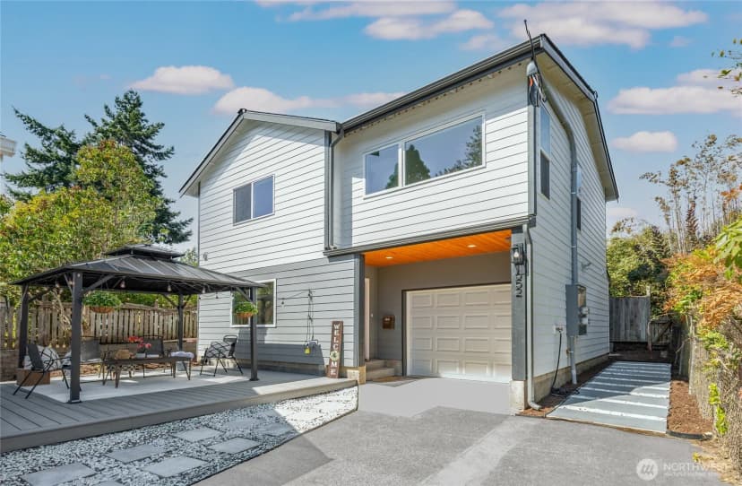 Property photo for 654 Nw 53 Street, Seattle photo 2