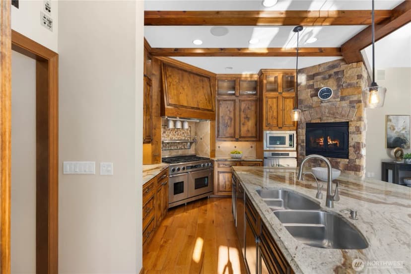 Property photo for 905 250th Avenue Ne, Sammamish photo 7