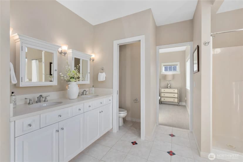 Property photo for 905 250th Avenue Ne, Sammamish photo 37