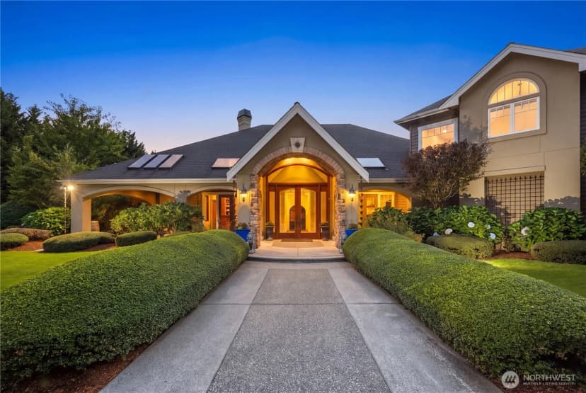 Property photo for 905 250th Avenue Ne, Sammamish photo 2