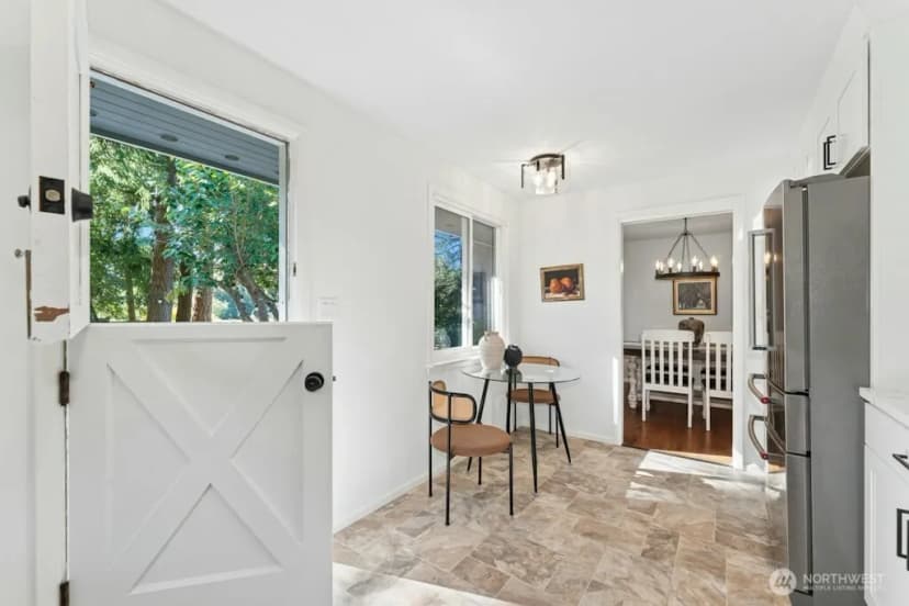 Property photo for 18989 Marine View Drive Sw, Normandy Park photo 12