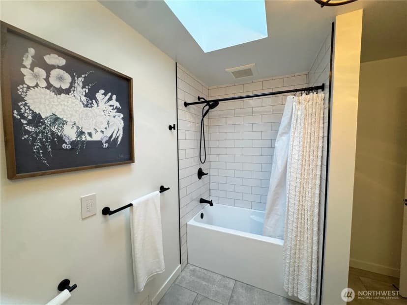 Property photo for 18989 Marine View Drive Sw, Normandy Park photo 23