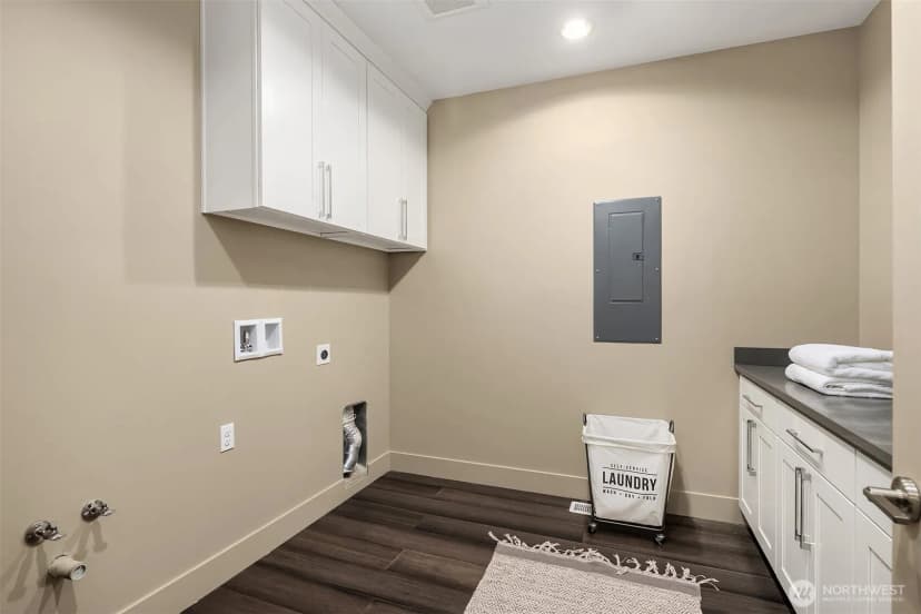 Property photo for 4025 Burton Place W, Seattle photo 32