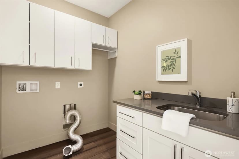 Property photo for 4025 Burton Place W, Seattle photo 22