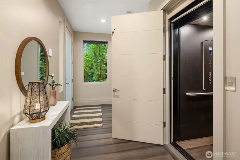 Property photo for 4025 Burton Place W, Seattle photo 14
