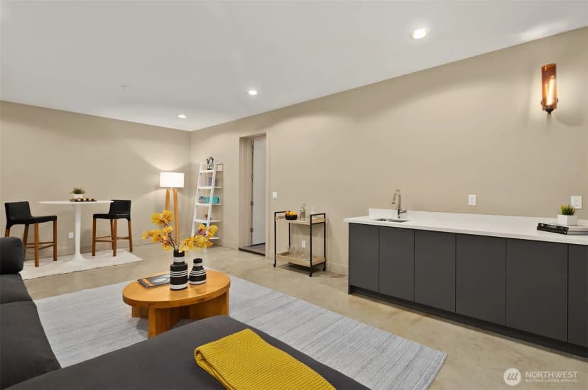 Property photo for 4025 Burton Place W, Seattle photo 34