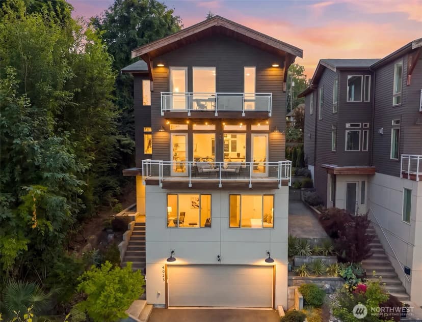 Property photo for 4025 Burton Place W, Seattle