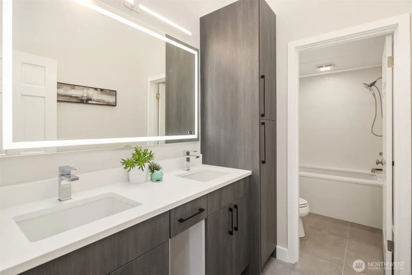 Property photo for 9360 Mercerwood Drive, Mercer Island photo 18