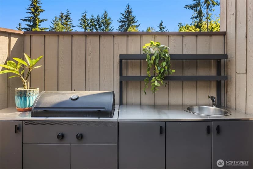 Property photo for 9360 Mercerwood Drive, Mercer Island photo 10