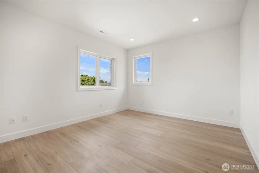 Property photo for 437 Hazel Avenue N, Kent photo 31
