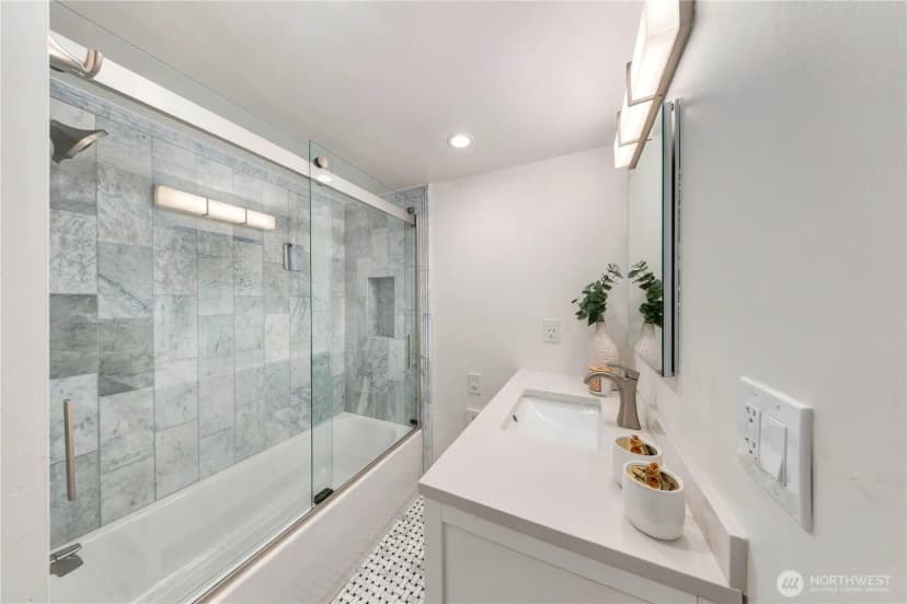 Property photo for 6215 38th Avenue Ne, Seattle photo 23