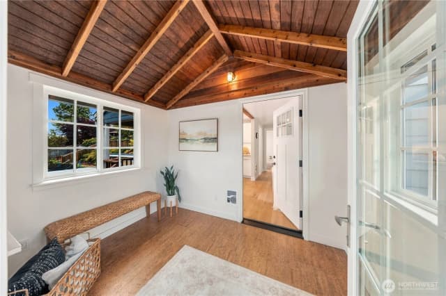 Property photo for 6215 38th Avenue Ne, Seattle photo 4
