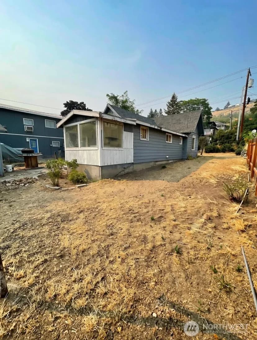 Property photo for 219 W Highland Avenue, Chelan photo 2