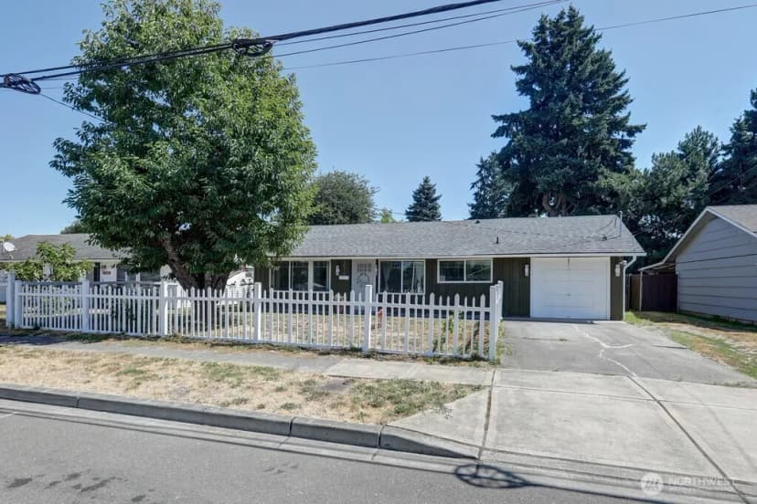 Property photo for 1010 D Street Se, Auburn