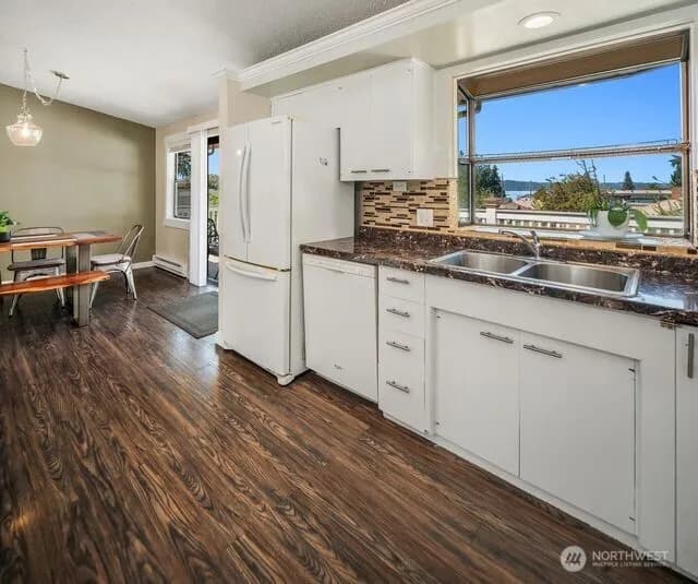 Property photo for 615 Pierce Lane Ne, Tacoma photo 12