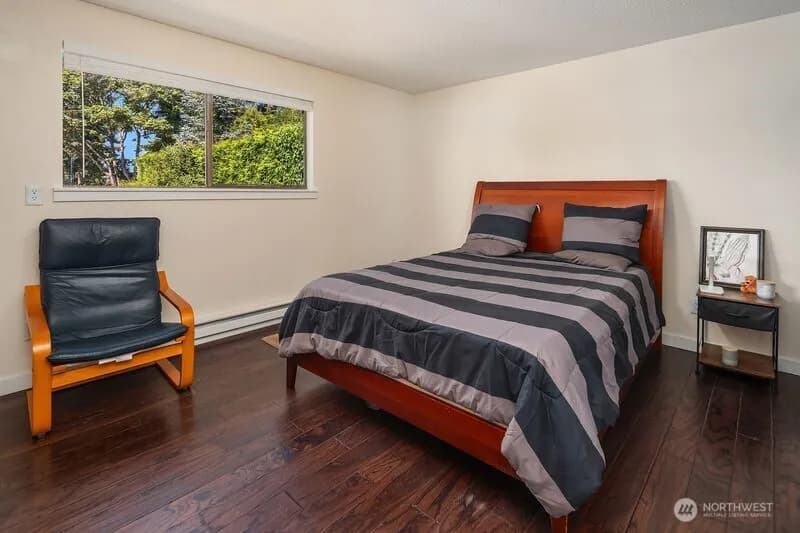 Property photo for 615 Pierce Lane Ne, Tacoma photo 15