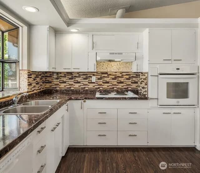 Property photo for 615 Pierce Lane Ne, Tacoma photo 11