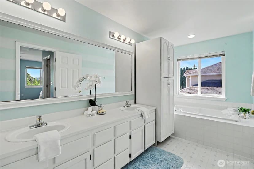 Property photo for 719 Kensington Avenue S, Kent photo 21