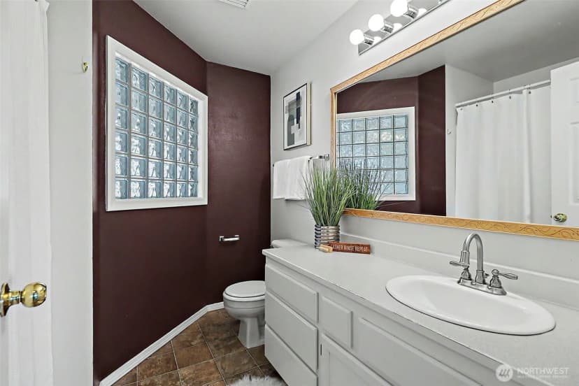 Property photo for 719 Kensington Avenue S, Kent photo 16